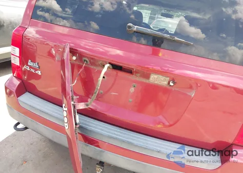 2011 Jeep Patriot Sport z USA, uszkodzony, nr VIN 1J4NF1GB1BD174781